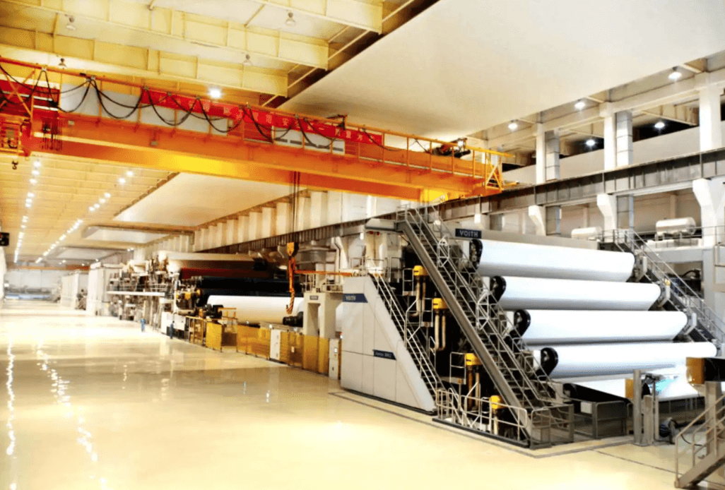 (圖:造紙廠運(yùn)作現(xiàn)場(chǎng))