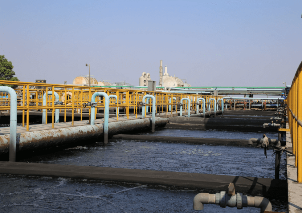 （圖：制藥廠污水）