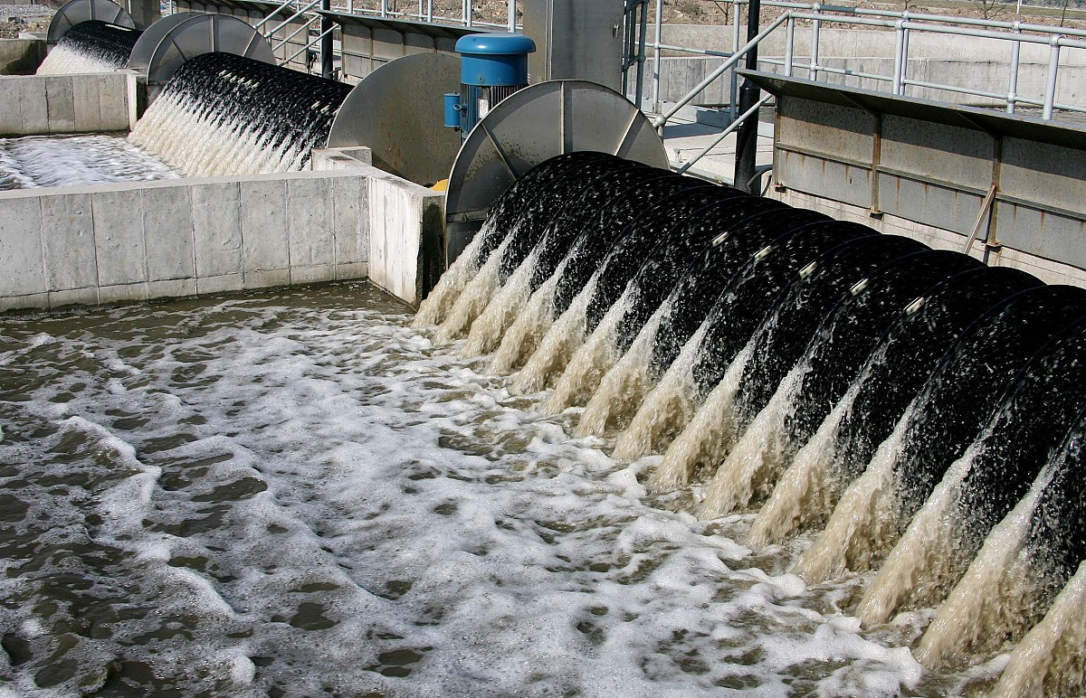 （圖：洗砂廢水泡沫池）