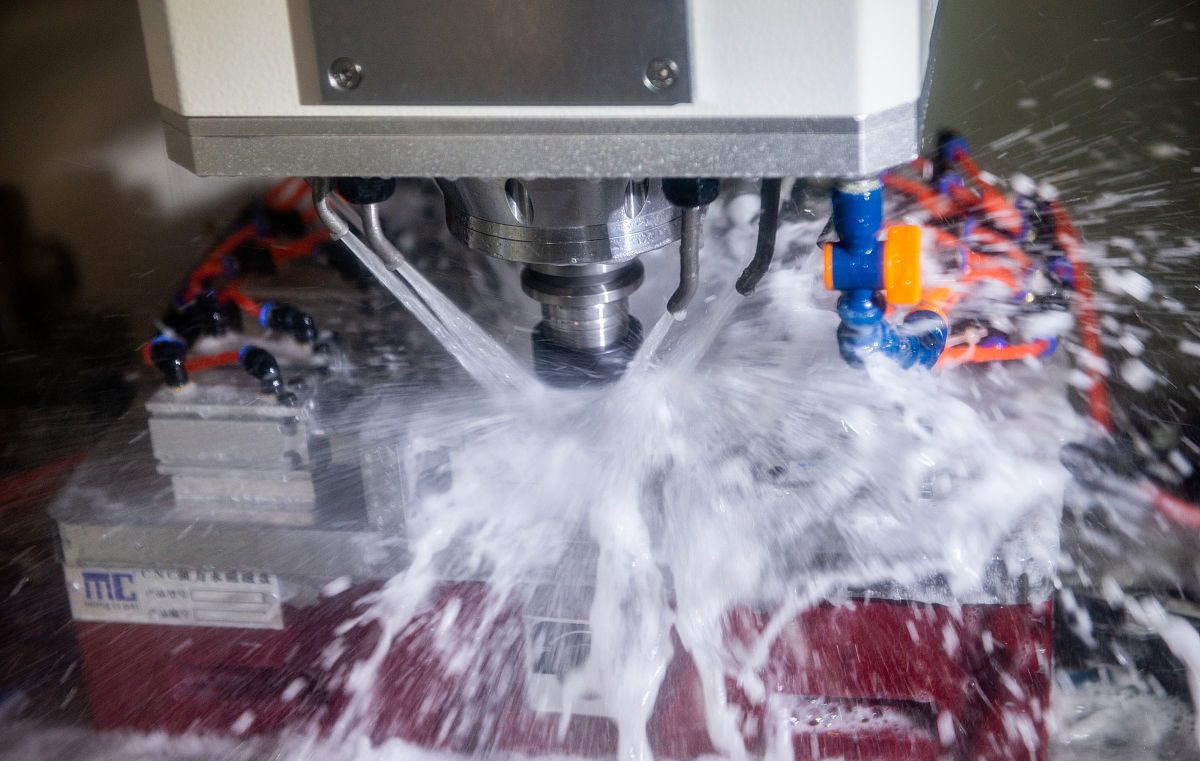 （圖：半合成切削液起泡工藝）